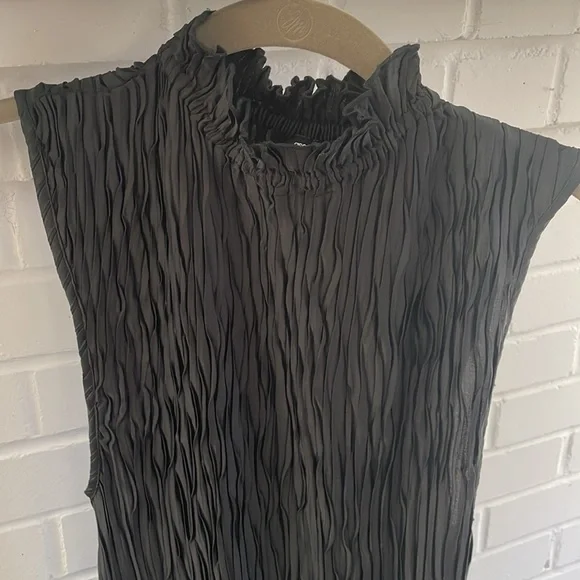 ASOS design satin plisse midi dress with high neck - Picture 6 of 7